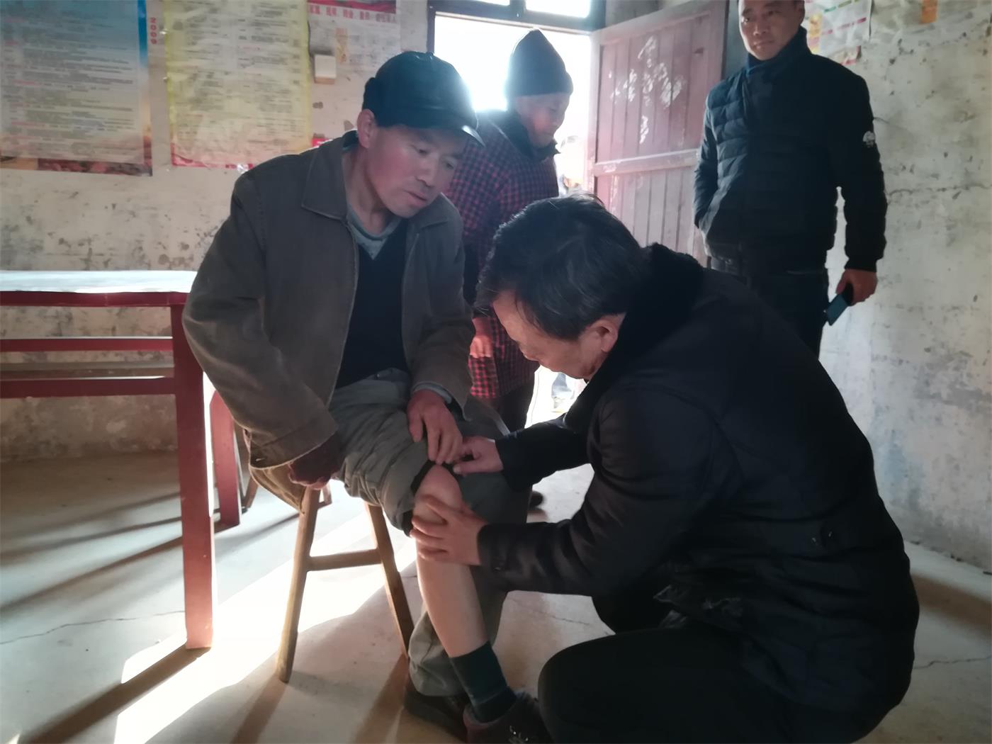 開展日常走訪，助力精準(zhǔn)扶貧