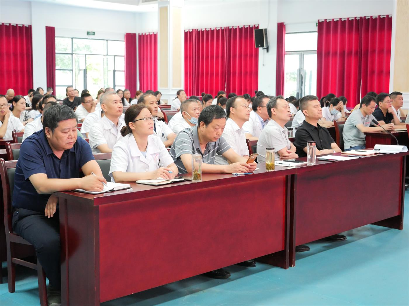 省榮康醫(yī)院召開(kāi)面向退役軍人和其他優(yōu)撫對(duì)象提供優(yōu)惠醫(yī)療服務(wù)動(dòng)員...